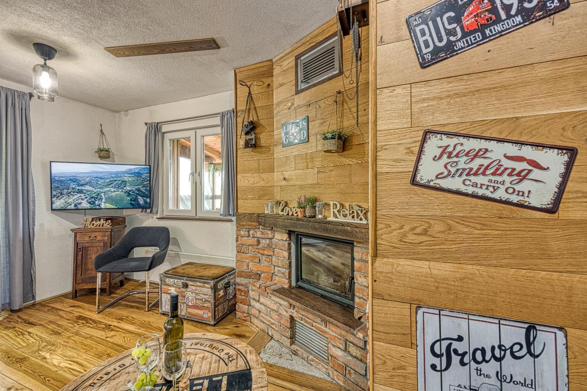 Holiday Home Primus ยาสเตรบาร์สโก ภายนอก รูปภาพ